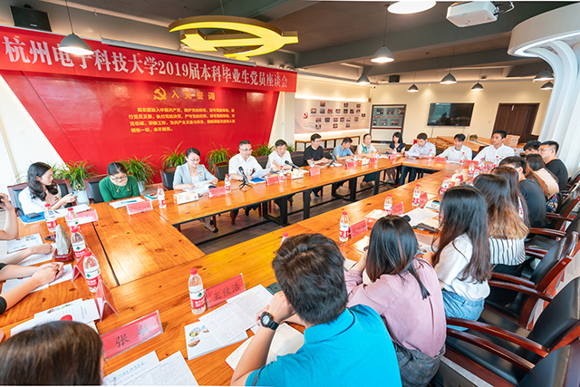 1561518479792439.jpg 17220618 李凌-2.jpg