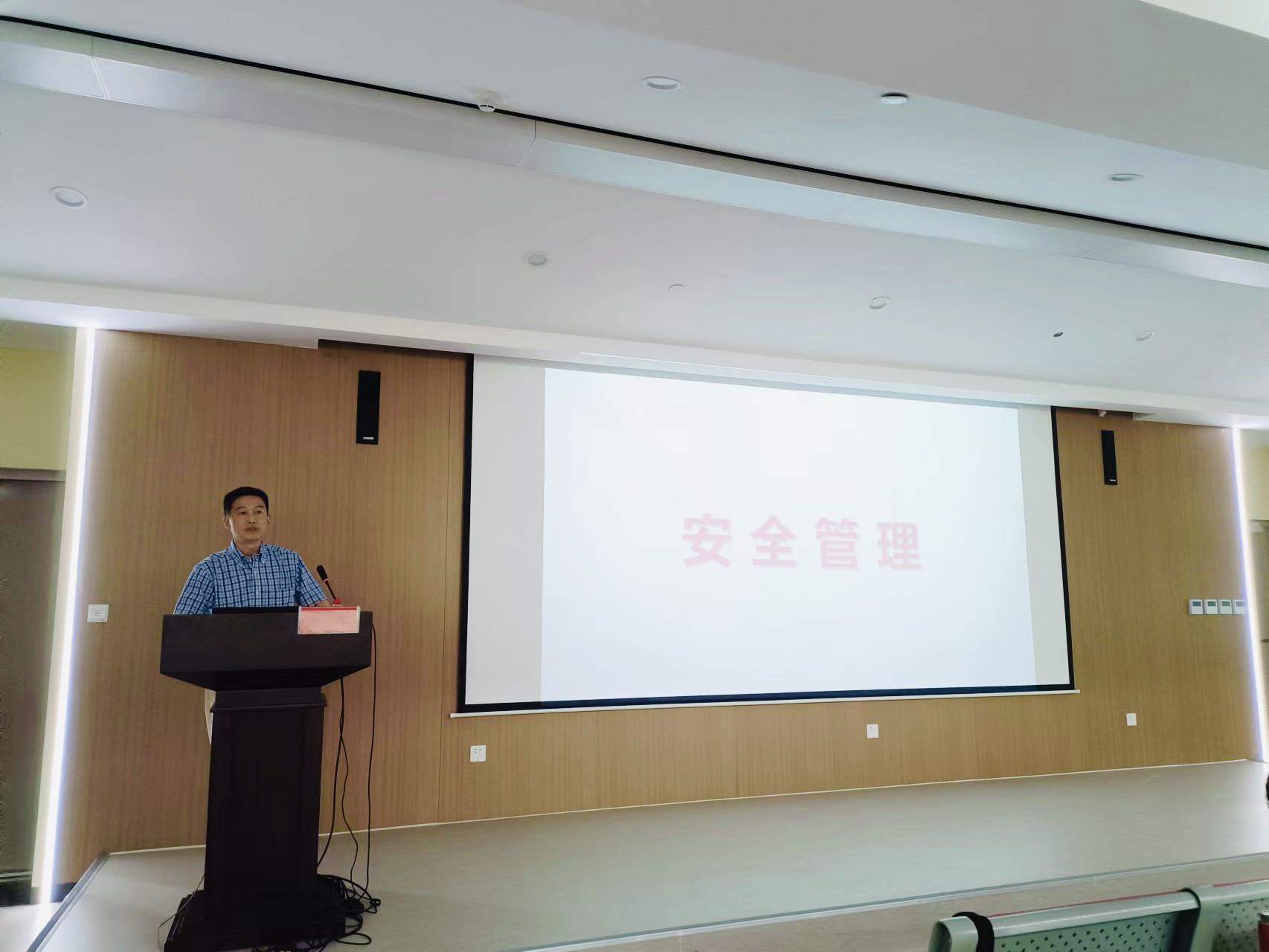 1657170305615957.jpg 1657170305615957.jpg