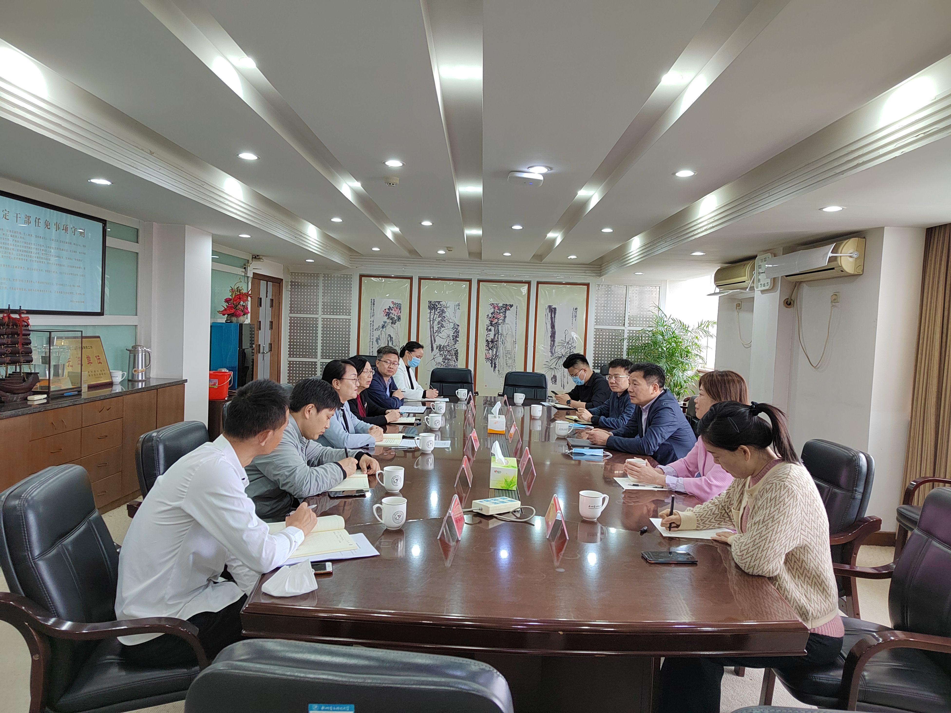 钱塘区委常委、统战部部长周伟东一行来校调研.jpg 钱塘区委常委、统战部部长周伟东一行来校调研.jpg