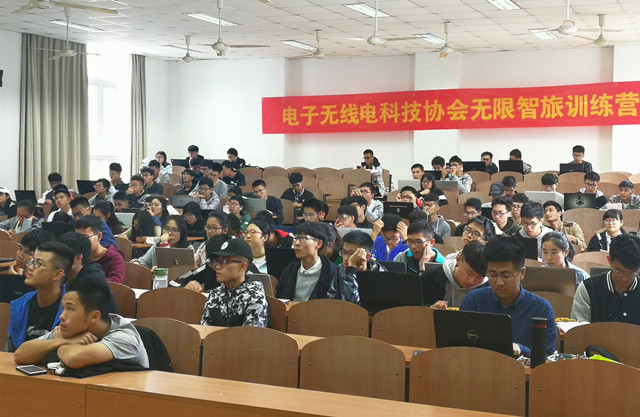 培训营课堂情境_副本.jpg