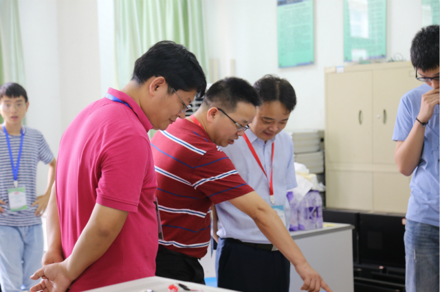 1567476594858971.jpg 专家指导测评过程3_meitu_6.jpg