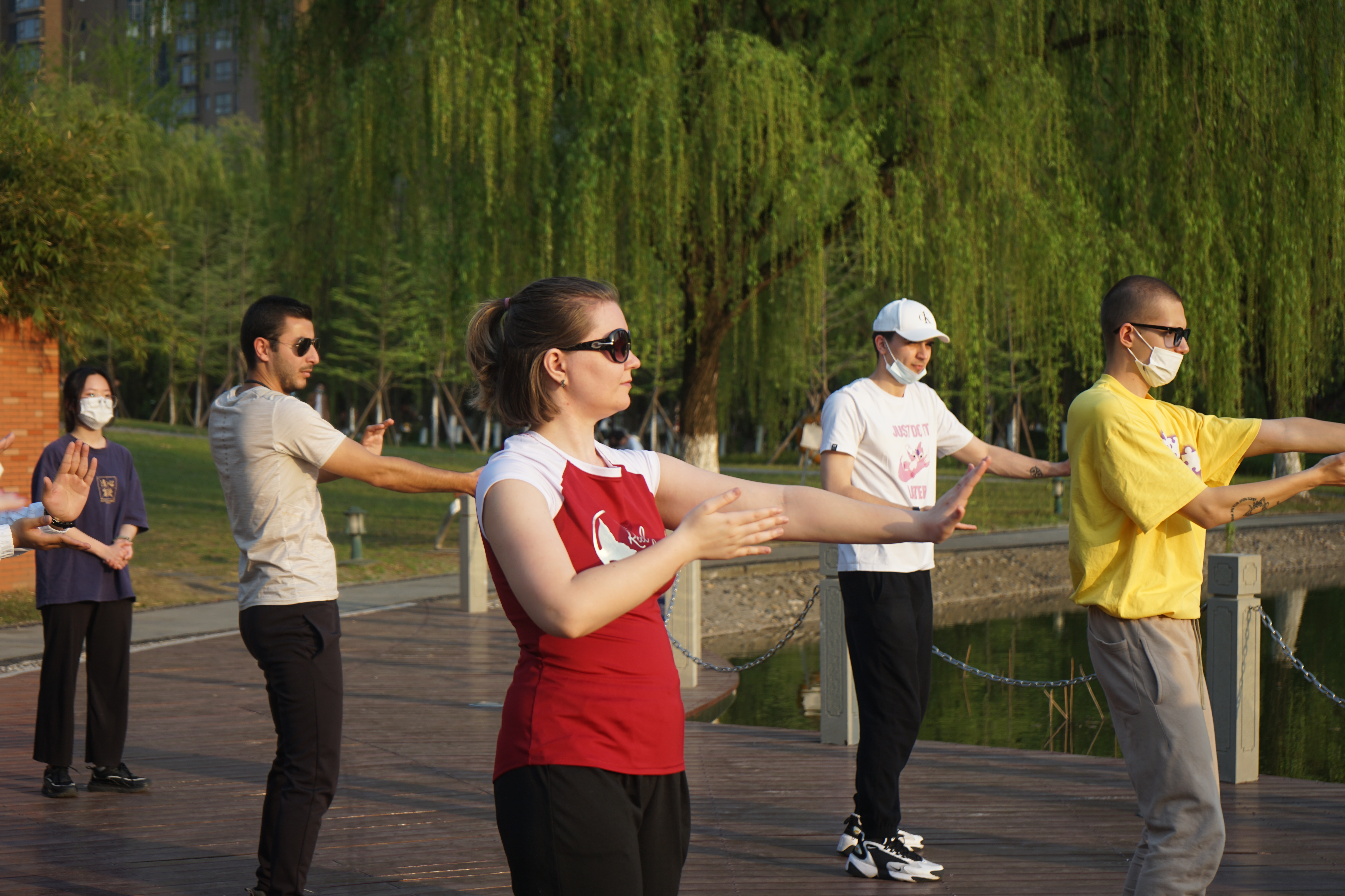 1649403154439172.jpg 1649403154439172.jpg