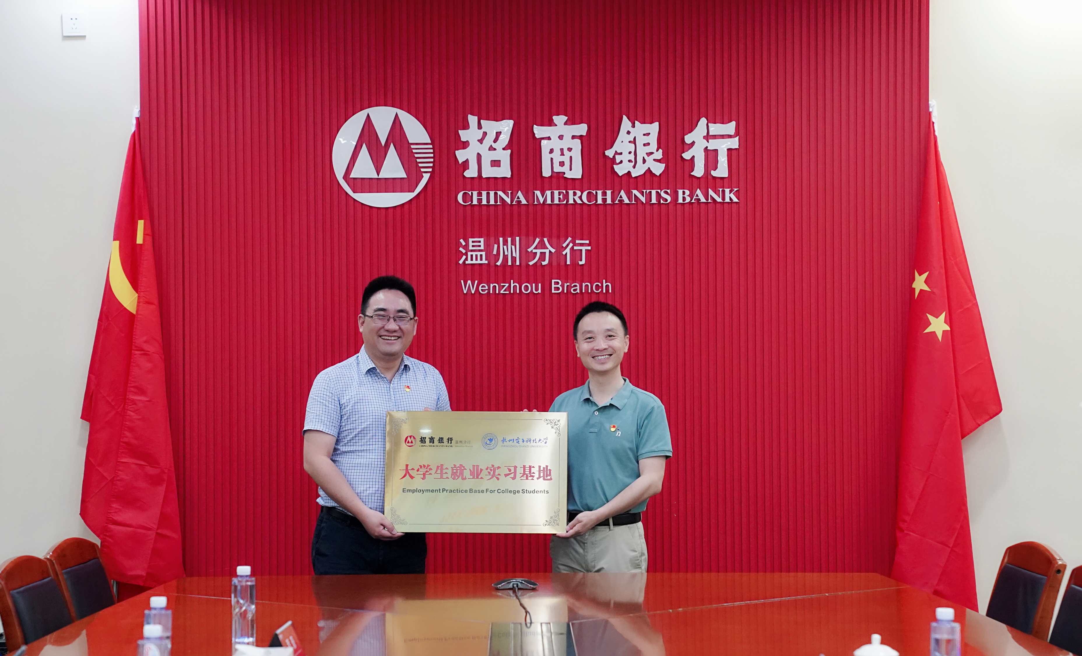 1656556871881856.jpg 1656556871881856.jpg