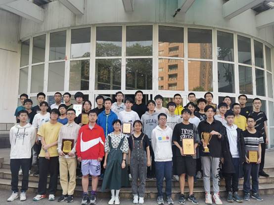 说明:E:\竞赛管理\竞赛宣传\2022\ACM宣传\2021-2022学年集训队合影.jpg