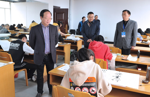 1523845769585606.jpg 朱校长1.jpg