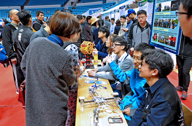 1523846193991636.jpg 家长接待.jpg